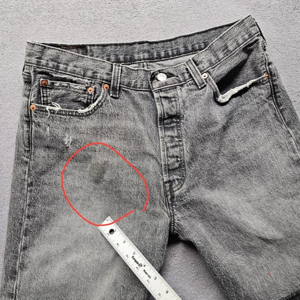 Levis 501 Original Fit Gray Distressed Denim Shorts Mens W34 L9 Button Fly Jorts